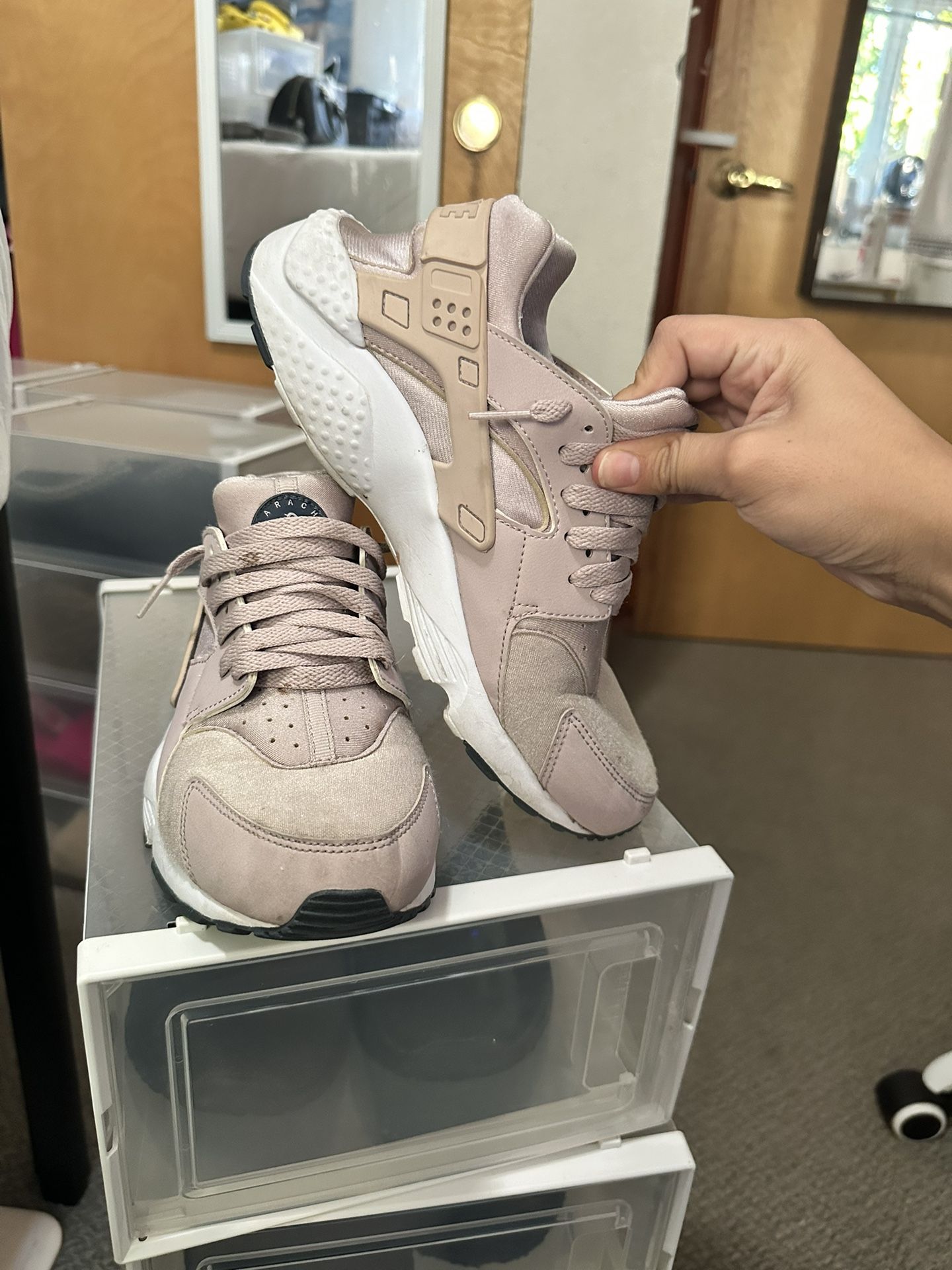 Dust rose Nike Huaraches 