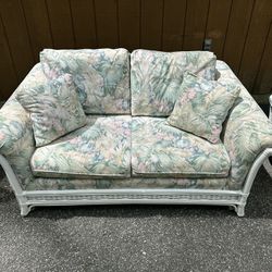Loveseat (Only)