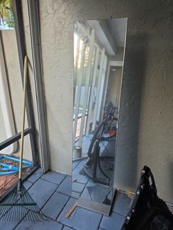 Adjustable mirror