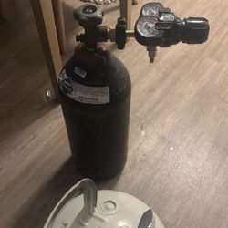 Nitrogen Tank With Regulator