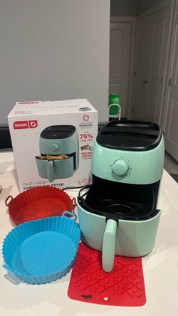 Dash Tasti-Crisp Express Air Fryer 2.6 Qt (Aqua) + 3 Free Silicone Liners — Moving Sale