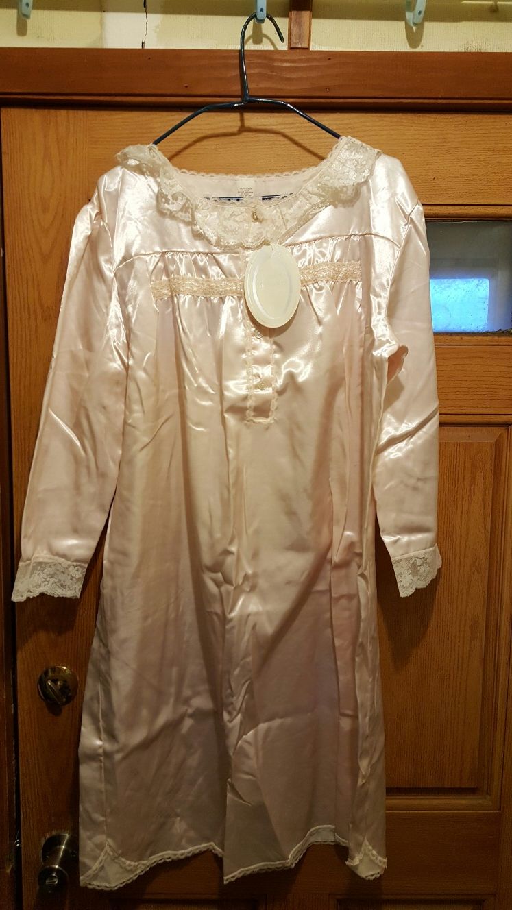 vintage night gown new size XL
