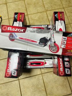 8 New Razor Kick Scooters Bundle