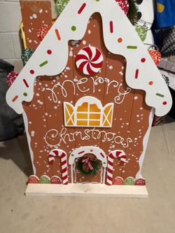 Wooden Gingerbread House Christmas Decoration
