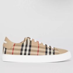 Authentic Burberry Size 39