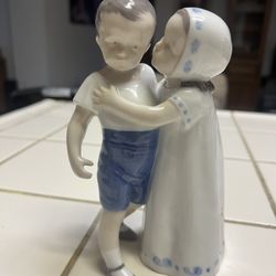Bing & Grondahl Figurine Love Refused #1614 Royal Copenhagen