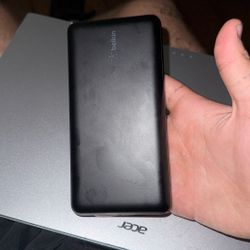 Benlkin 20,000 mAh Power Bank