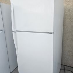 2020 Refrigerator Working Perfectly Fine Very Clean Super Capacity I Can Deliver To You 90 Days Warranty 