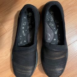 Bzees Women Shoes Size 7.5M