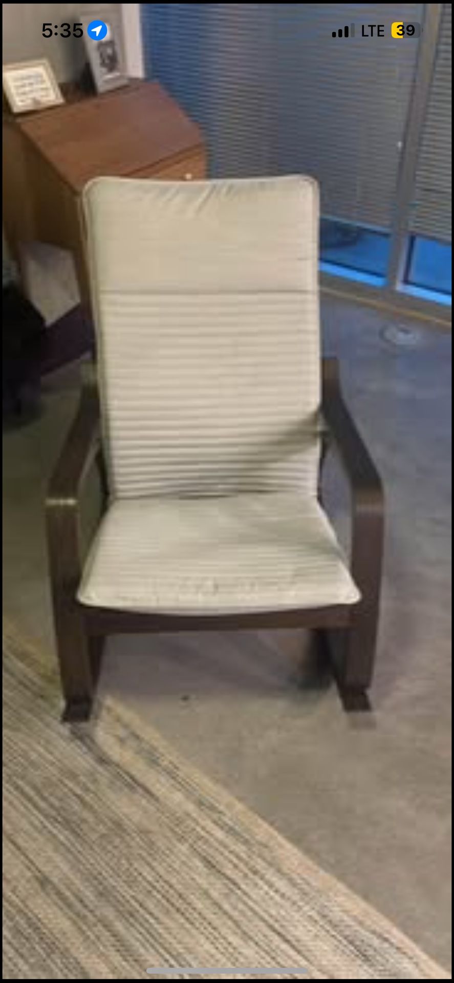 barely used super comfortable rocking chair with cushion