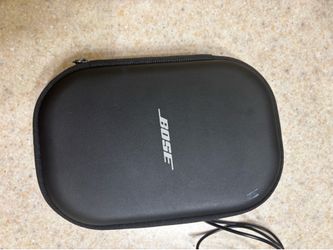 bose headphones with everything charger and box