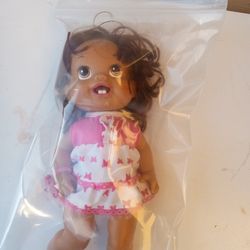 Muñeca Con Dienitos $8