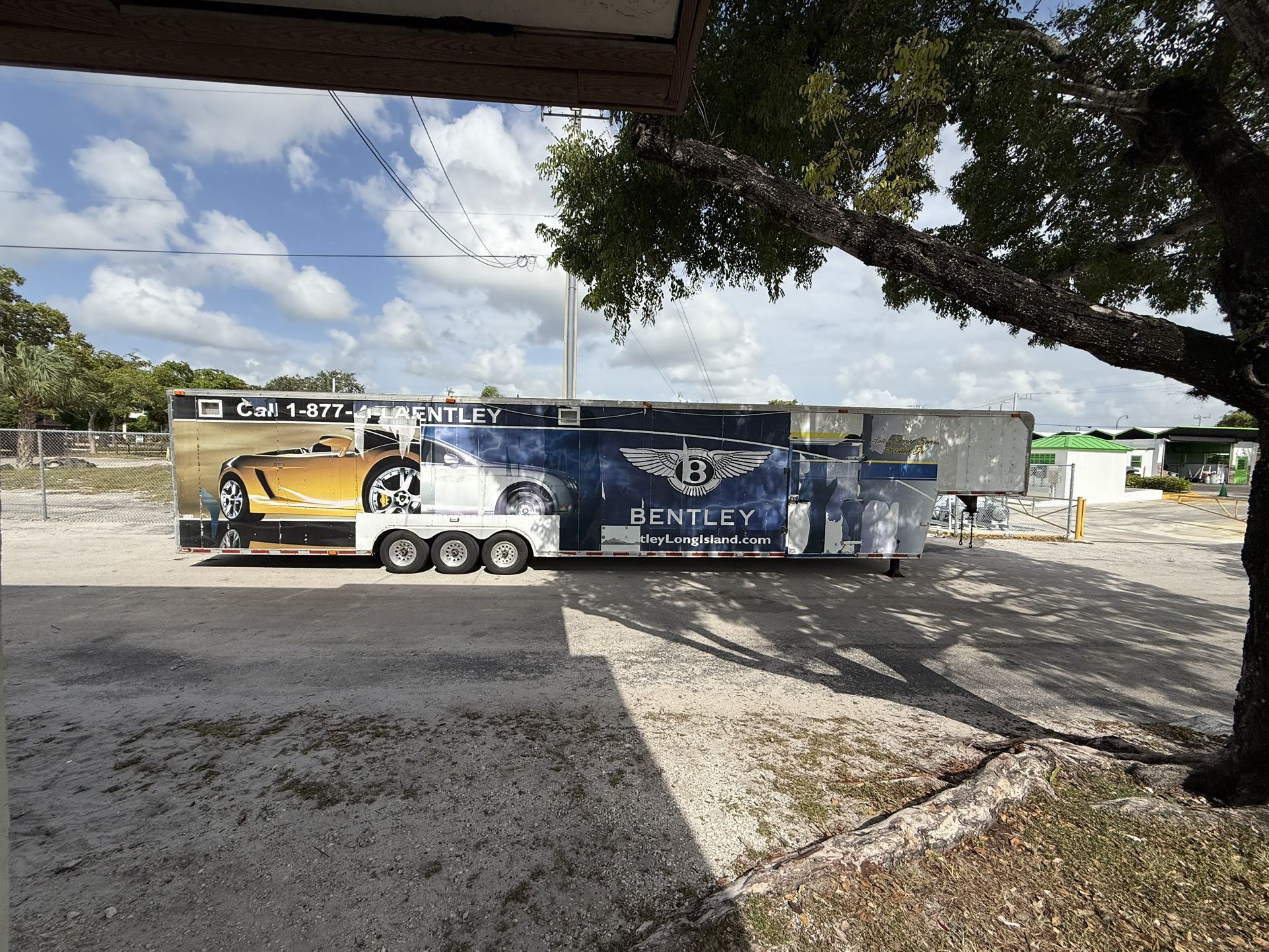 2007 Enclosed TRAILER 53”