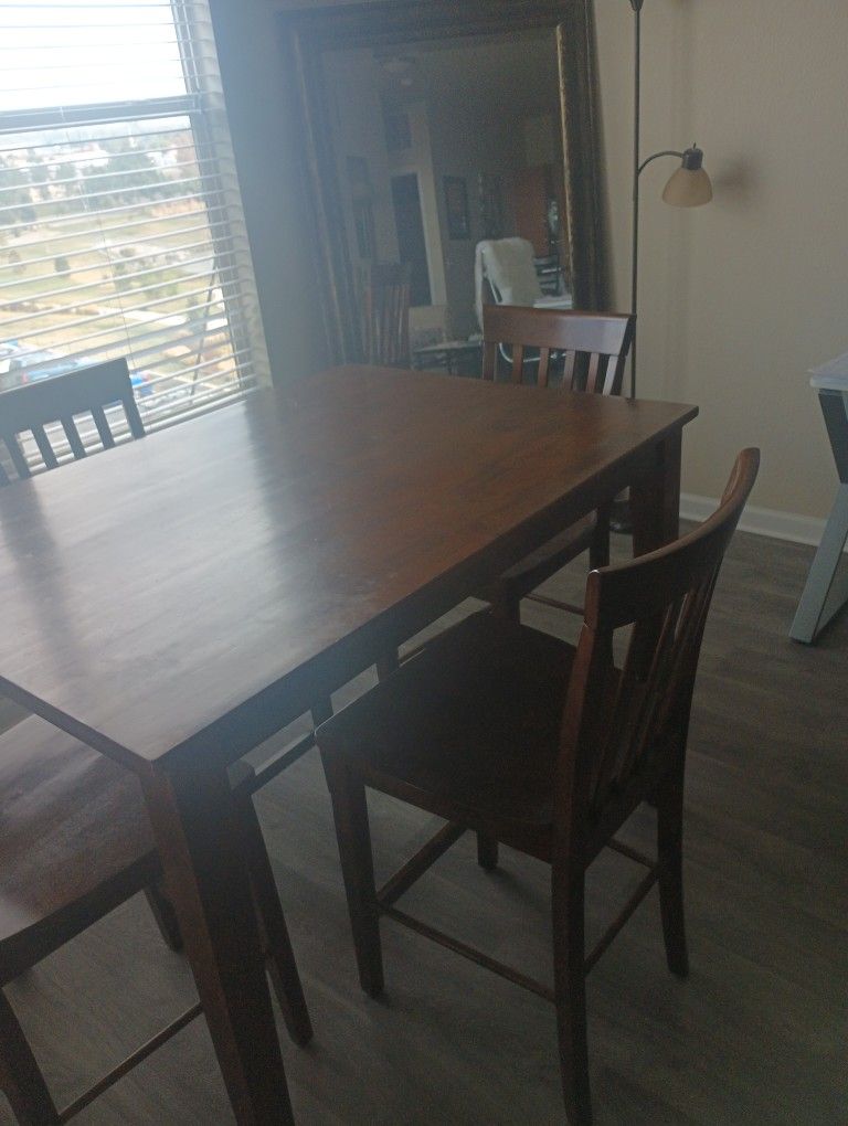 Brown High Seat Kitchen Table And Chairs! $100 Firm