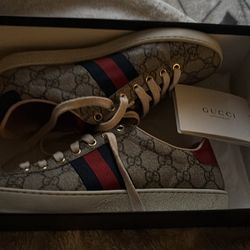 Gucci, women’s shoes used  size 37 (7 in women’s )