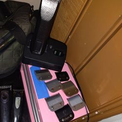 Oster Octane Clippers And 9 Metal Blades 