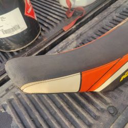 KTM MOTO SEAT  125/(contact info removed)
