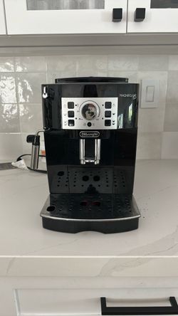 De'Longhi Magnifica XS Espresso Machine