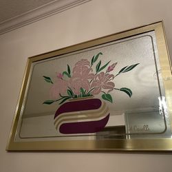 Mirror With Vase Design
