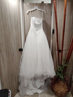 Davids Bridal wedding dress sz 4