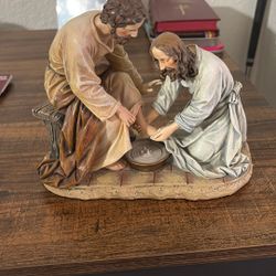 Jesus Washing Feet Statue 