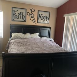 Cal king bedroom Set With Mattress 