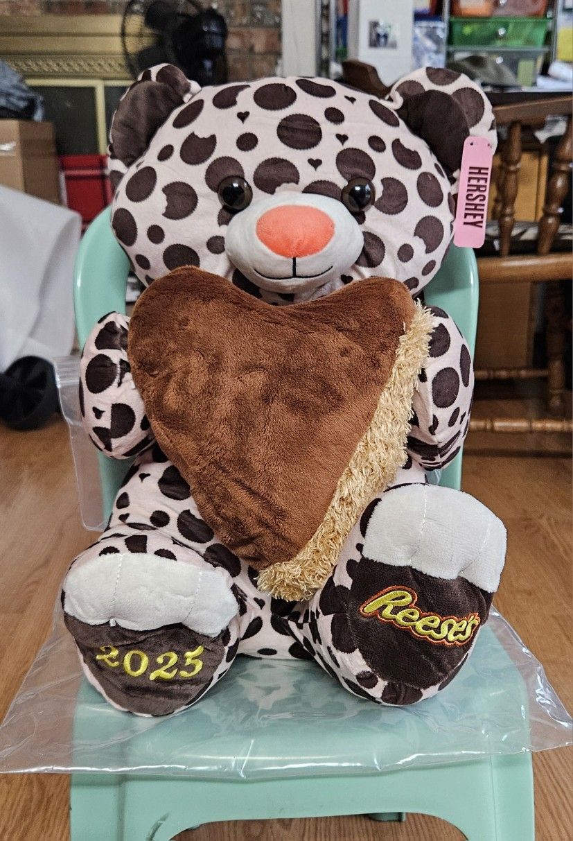 NEW Reese's Stuffed Bear.