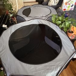 Cat/dog playpen