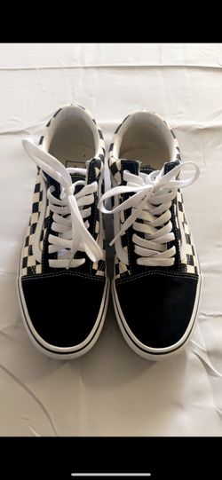 Women’s Checkered platform, vans size 8, new never used