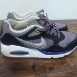 Womens Nike Air Shoes Size 5.5