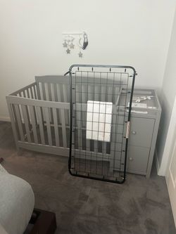 Delta Children 6 in 1 Crib/Bed