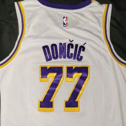 LAKERS Luka Doncic jerseys (S, M, L, XL)