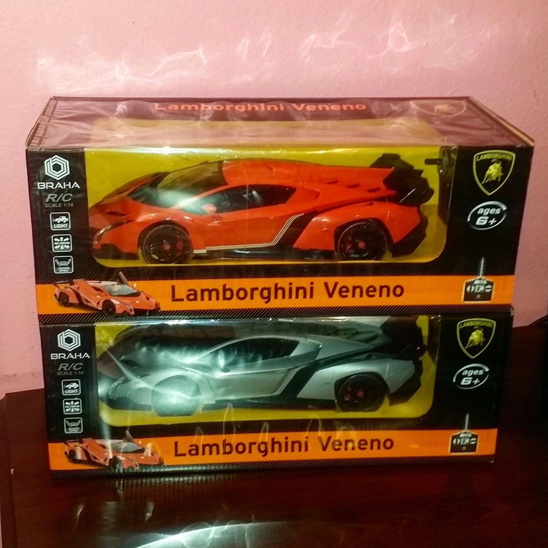 Lamborghini Veneno - Remote Control Cars ( 6+ ) $25 Each!