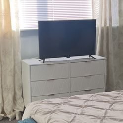 Mini Dresser (6 Drawers)