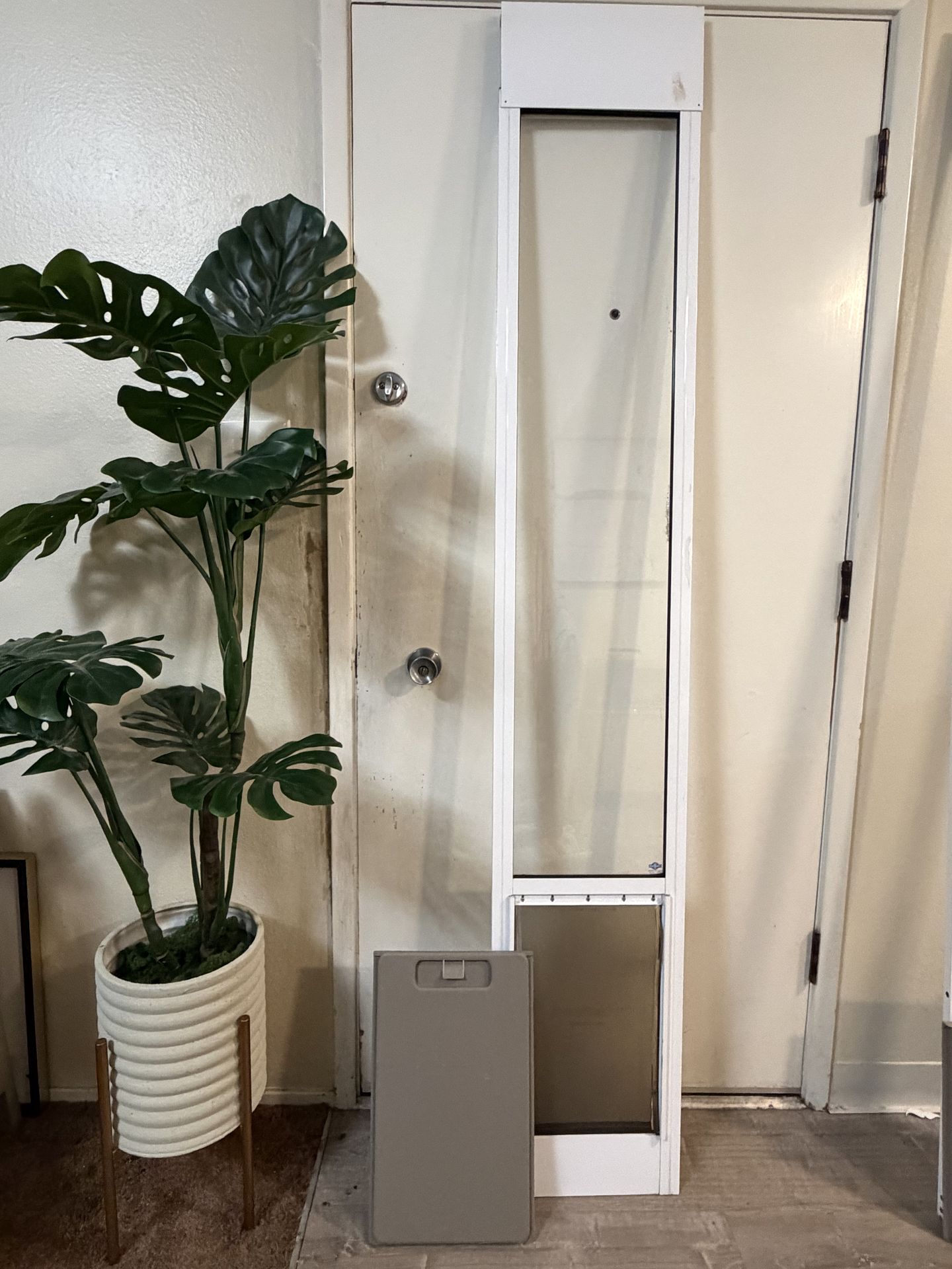 One Large attachable dog door sliding glass door PetSafe Petsafe Freedom Patio Panel, 81", White