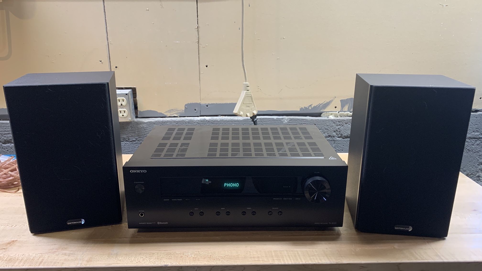 Onkyo TX-8220 and Dayton Audio B-652 AIR Bookshelf Speakers