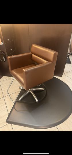 Salon Chair And Mat
