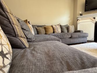 Sectional Couch - Moving and it must go