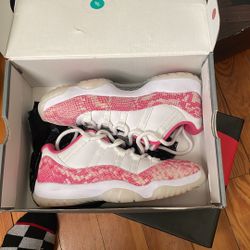 Air Jordan 11 Low Pink Snakeskin 