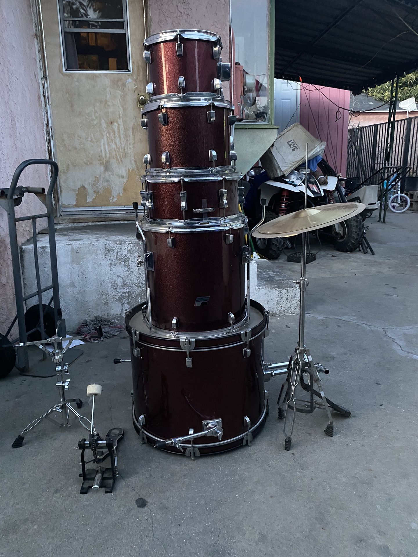 Ludwig 5 Piece Drum set (Give Me A Offer)