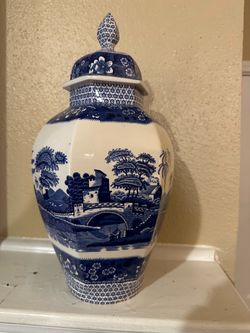 Vintage Oriental Blue and White Ceramic Ginger Jar with Lid