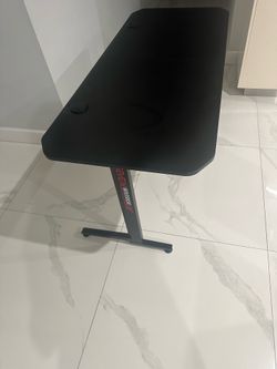 Computer Desk In Great Condition 55 By 24