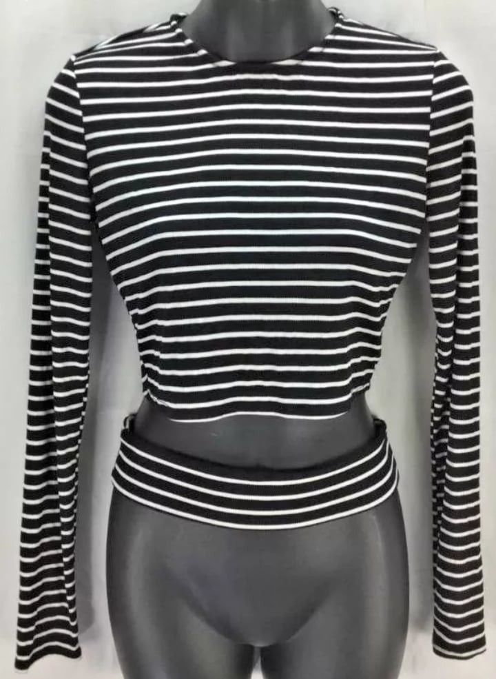 NEW NWOT BEAR DANCE CUTOUT MIDRIFF CUT OUT STOMACH BELLY BLACK WHITE STRIPE LONG SLEEVE SHIRT BLOUSE