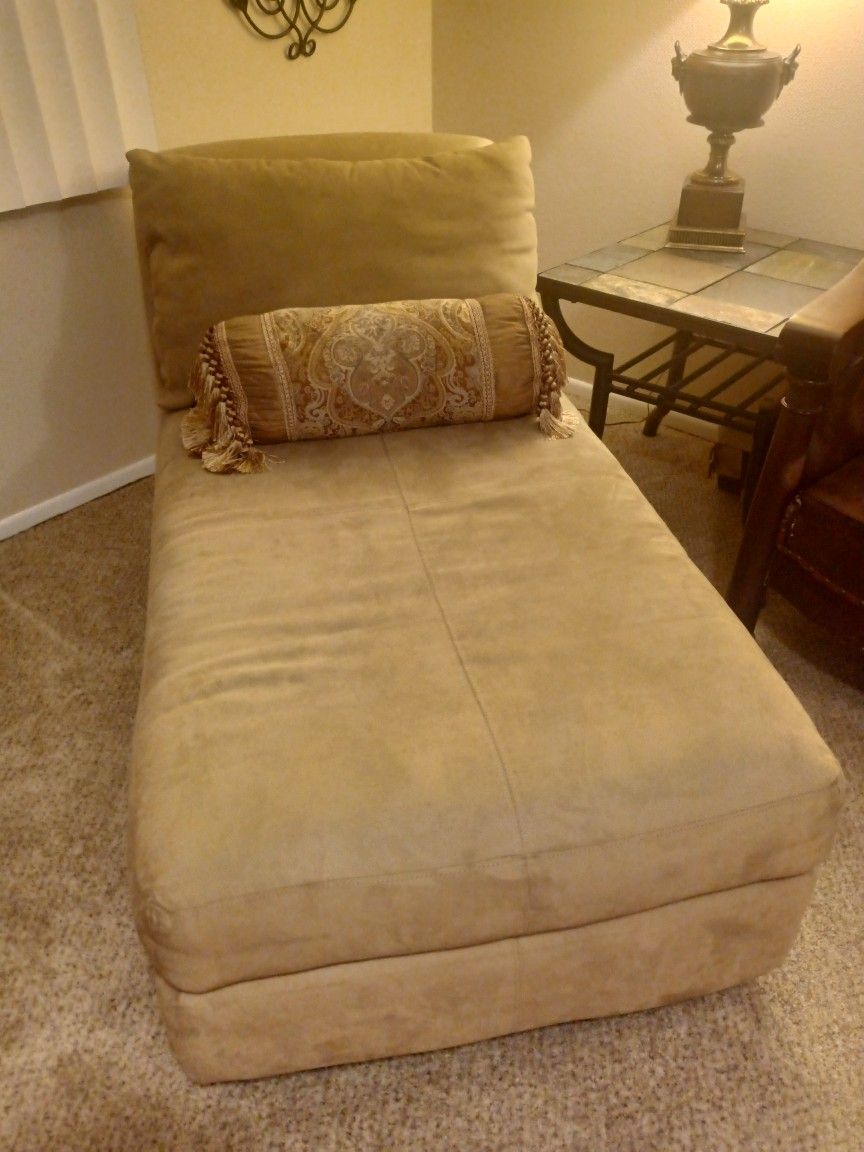 Chaise Lounge