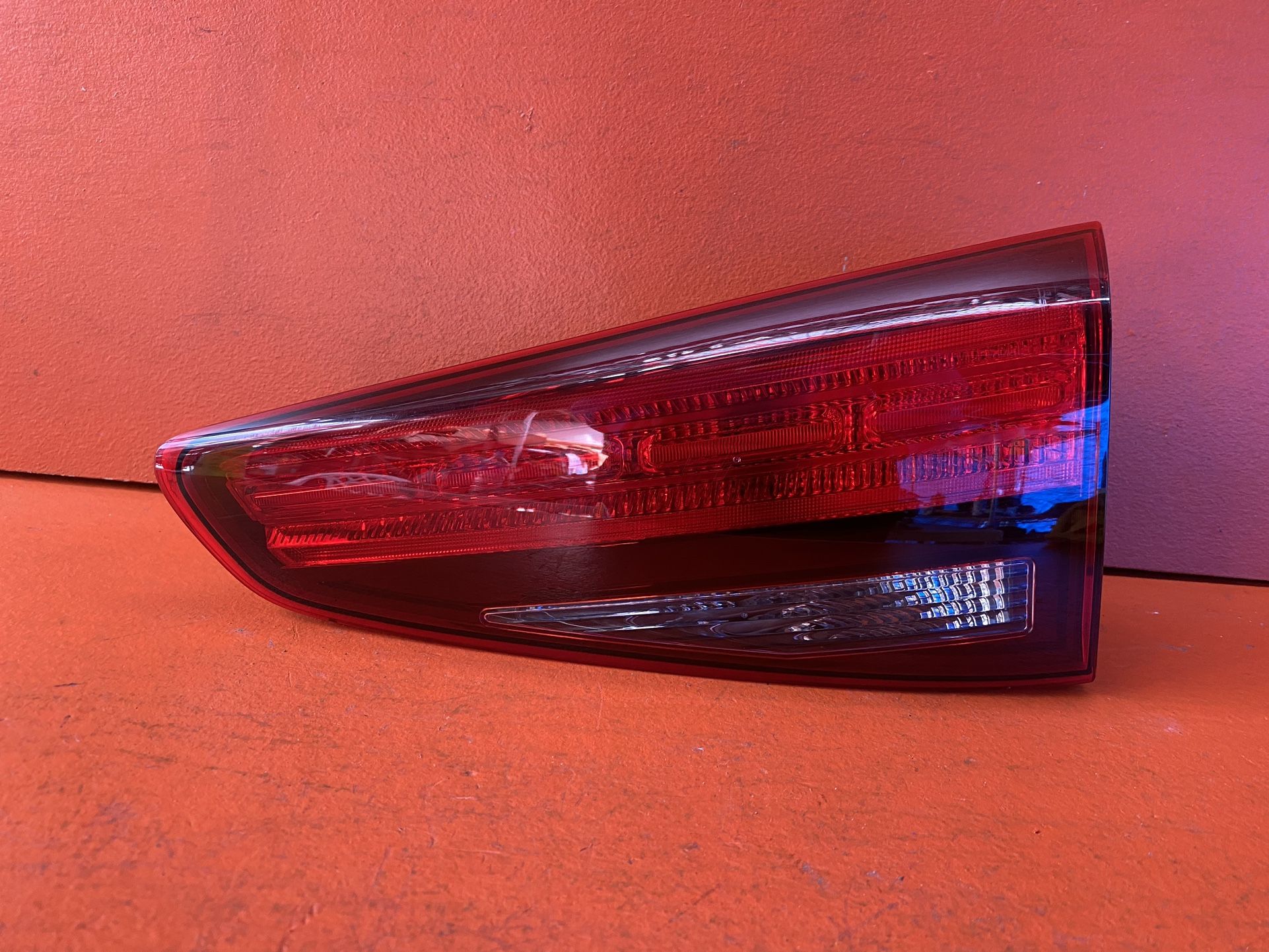 2019 2020 2021 Hyundai Tucson Right Passenger Side Inner Halogen Tail Light OEM