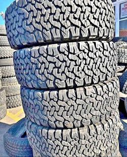 245/75/17 Bfgroodrich Selling a set of 4 tires in excellent condition 🫡