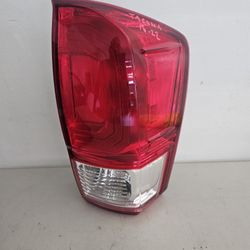 Toyota Tacoma 2016 2017 2018 2019 2020 2021 2022 2023 Right Tail Light