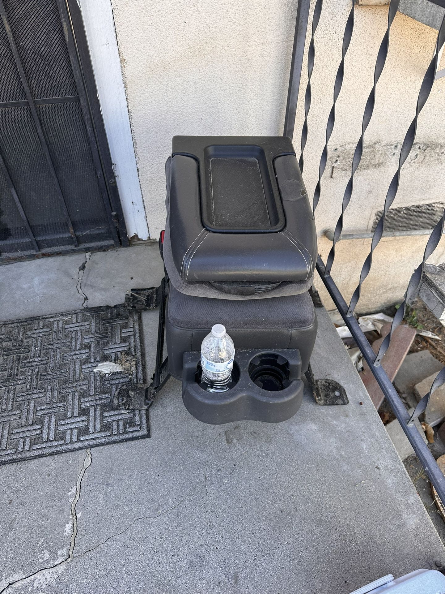 GMC Sierra Jump Seat 05