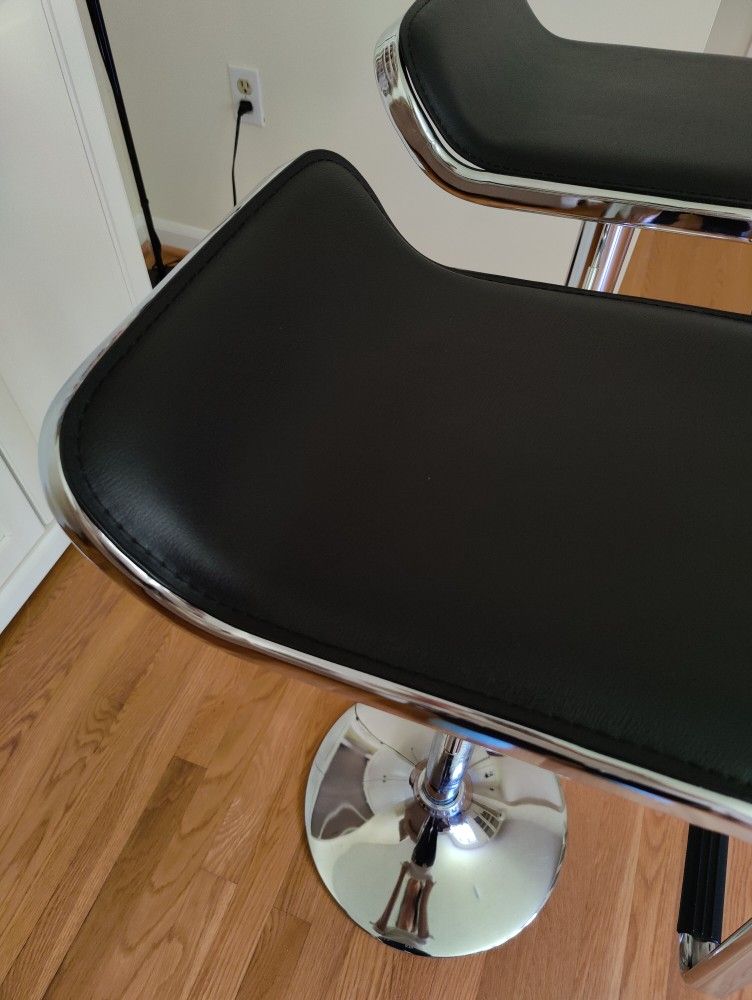 Bar Stools in Great Condition- Set Of 2 