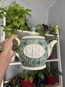 Vintage style Tea Pot 